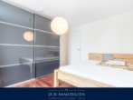 mit Schlafzimmerschrank - Ostsee pur: Renovierte 3-Zi-Wohnung direkt am Strand, Parkett, EBK, Aufzug & fester Stellplatz!