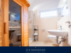 im Badezimmer - 2 Zimmer Premium Ferienwohnung in Glowe, strandnah, zwei Balkone, Sauna, Kamin, inkl. Stellplatz!
