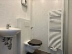 Citynahe 2 Zimmerwohnung: attraktiv und bezugsfrei! - Badezimmer