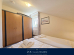 Schlafzimmer - Binzer Ferienglück: 2 Zimmer Dachgeschoßwohnung mit Balkon in Strandnähe, TG-Stellplatz inklusive!