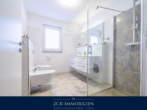 Badezimmer II - Premiumhaus in Top-Lage von Göhren: Exklusives Massivhaus mit Einliegerwohnung zur Ferienvermietung!
