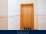 Wohnungstür - stilvoll und zentral: 3-Zimmer-Ferienwohnung im Hochparterre, 88 m², großer Balkon, Stellplatz inkl.