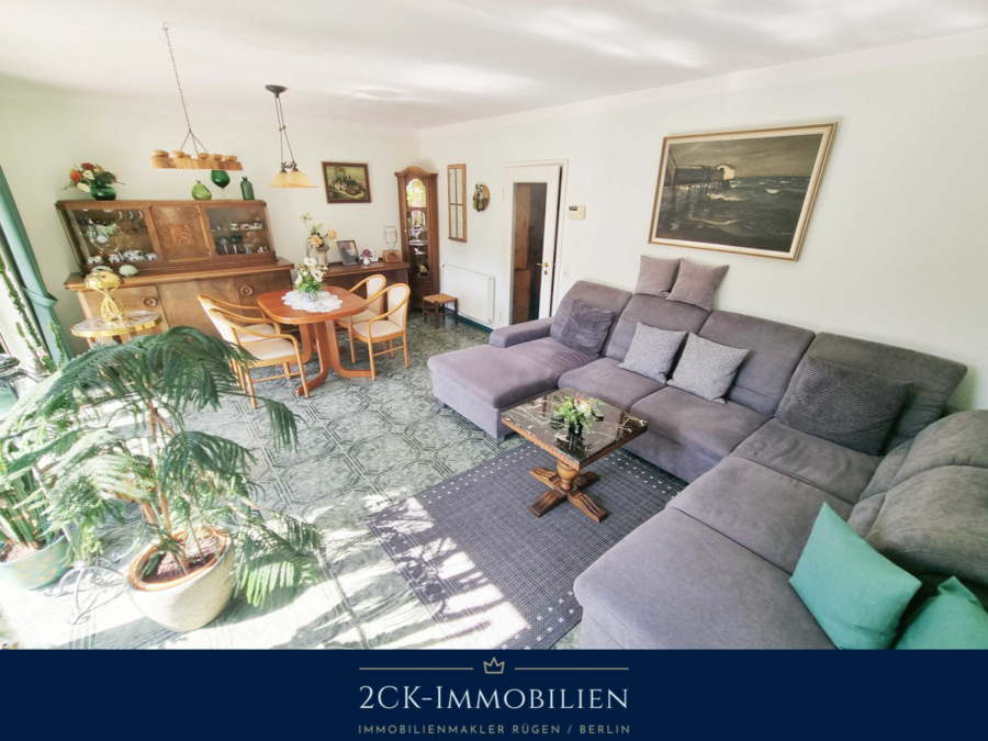 Wohnzimmer mit Essplatz