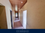 Flurbereich - Wenn die Schwiermutter mit muss! Zweifamilienhaus mit Garage und großem Grundstück in Lichtenrade!