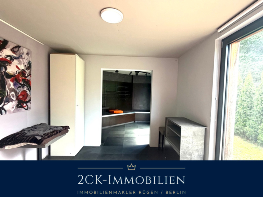 Groß (6 Zimmer 1 EG mit Küche)