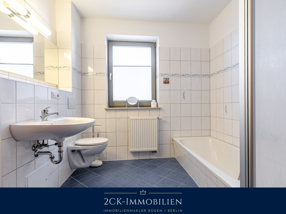 Badezimmer mit Badewanne