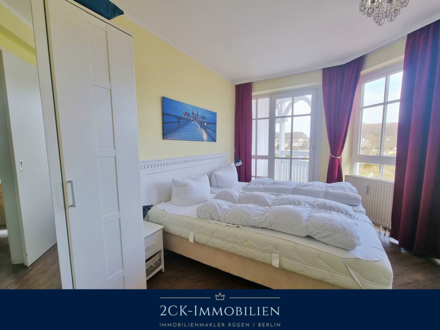 Seepark Sellin Schlafzimma mit Loggia