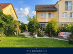 sehr gepflegter Garten - Ihr Familienglück: 124m² Endhaus, 310m² Garten, 2 Terrassen, Küche, 2 Bäder, Office & 2 Stellplätze!