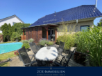Baruth Eichengrund 12 (11) - Das kleine Schloß mit 5 Zimmern, 2 Bäder, Swimmingpool, Teich, Carport, 620 m² gepflegter Garten!