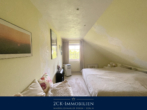 Baruth Eichengrund 12 (30) - Das kleine Schloß mit 5 Zimmern, 2 Bäder, Swimmingpool, Teich, Carport, 620 m² gepflegter Garten!
