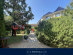 Baruth Eichengrund 12 (2) - Das kleine Schloß mit 5 Zimmern, 2 Bäder, Swimmingpool, Teich, Carport, 620 m² gepflegter Garten!
