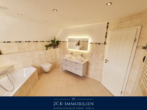 mit Doppelwaschbecken - 125m² DHH im Ostseebad Baabe, 5 Zimmer, Top-Ausstattung, zwei Bäder, Kamin! Seeblick inklusive!