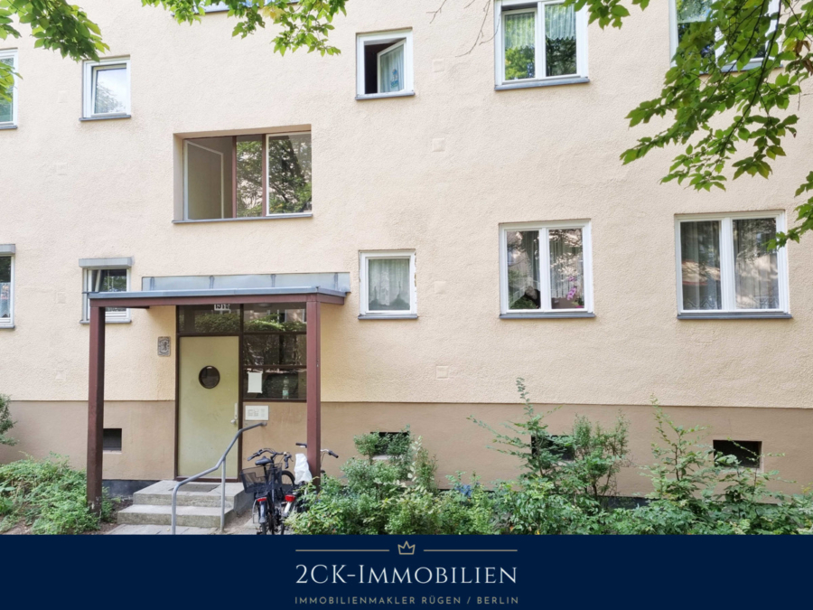 Haustür mit Wohnungsansicht