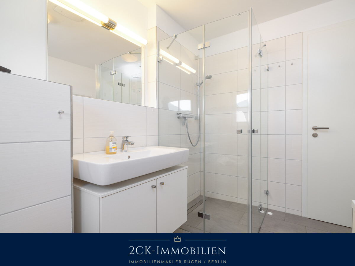 und ebenerdige Dusche
