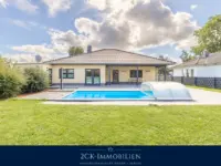 Pool im Garten