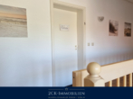 Wohnungstür - Attraktive 54 m² 2-Zimmer-Wohnung in erholsamer und naturnaher Lage in Volsvitz/Gingst, auf Rügen!