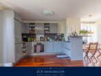 offene Einbauküche - 62m² große, traumhafte 3-Zimmer Eigentumswohnung am Meer, lichtdurchflutet, mit Aufzug & Stellplatz