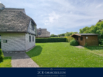 pflegeleichtes Grundstück - Reetferienhaus für Erholungssuchende, direkt an der Küste, Idylle, Ruhe, nur 550 m zum Ostseestrand!
