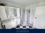 mit Dusche - Reetferienhaus für Erholungssuchende, direkt an der Küste, Idylle, Ruhe, nur 550 m zum Ostseestrand!