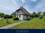 Gartenansicht - Reetferienhaus für Erholungssuchende, direkt an der Küste, Idylle, Ruhe, nur 550 m zum Ostseestrand!