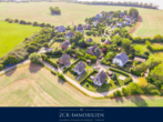 Goos 21 aus der Luft (2) - Reetferienhaus für Erholungssuchende, direkt an der Küste, Idylle, Ruhe, nur 550 m zum Ostseestrand!