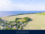 Goos 21 aus der Luft (13) - Reetferienhaus für Erholungssuchende, direkt an der Küste, Idylle, Ruhe, nur 550 m zum Ostseestrand!