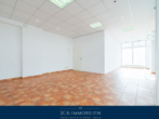 Raum II - 76m² Büro/Praxis/Lager im Seepark Sellin – Sofort frei, EG, 3 Eingänge, Teeküche & WC!