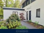Exklusives Traumhaus im Bauhausstil auf 950m² gepflegtem Grundstück in ruhiger Lage in Glowe! - Eingangsbereich mit Technikraum