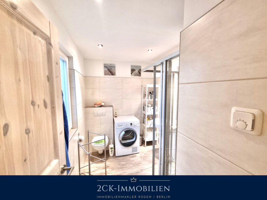 Eingang Badezimmer EG mit Dusche