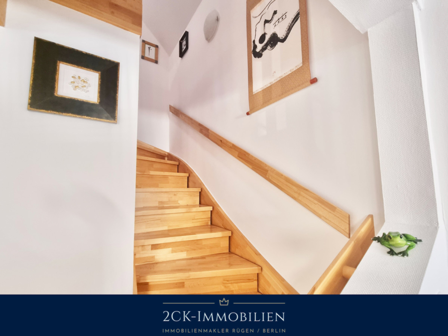 Treppe ins Obergeschoss