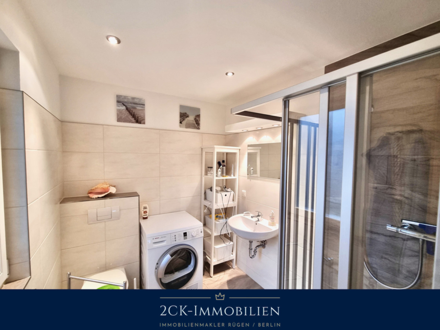 Eingang Badezimmer EG mit Dusche