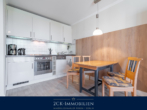Essbereich mit Küche - Meerblick ohne Umwege: 2 Zimmer Ferienwohnung im Ostseebad Göhren, Stellplatz inklusive!