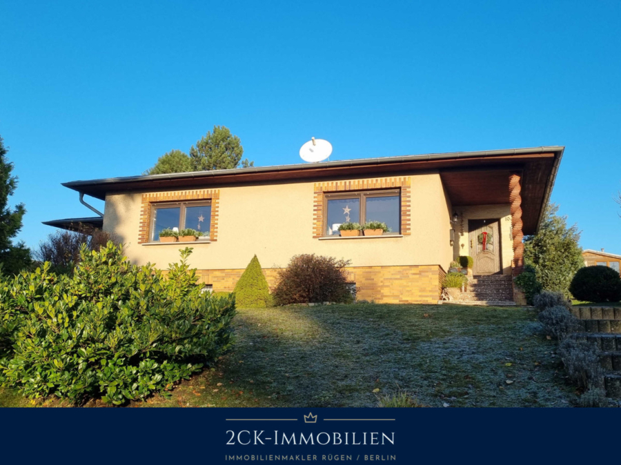 Einfamilienhaus auf zwei Ebenen mit großem, pflegeleichten Garten, Wintergarten, Terrasse, Garage!, 18586 Lancken-Granitz, Einfamilienhaus