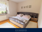 Schlafzimmer EG - Einfamilienhaus auf zwei Ebenen mit großem, pflegeleichten Garten, Wintergarten, Terrasse, Garage!