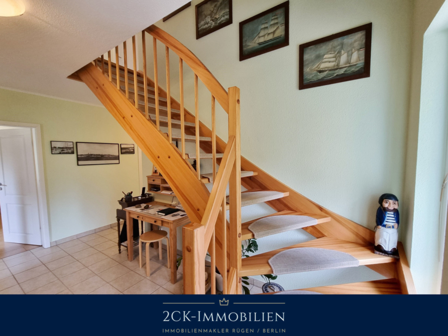 Massivholztreppe ins OG