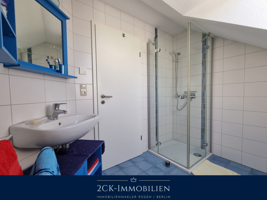 Badezimmer OG mit ebenerdiger Dusche