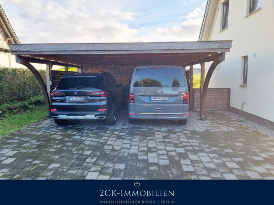 Platz für zwei Fahrzeuge