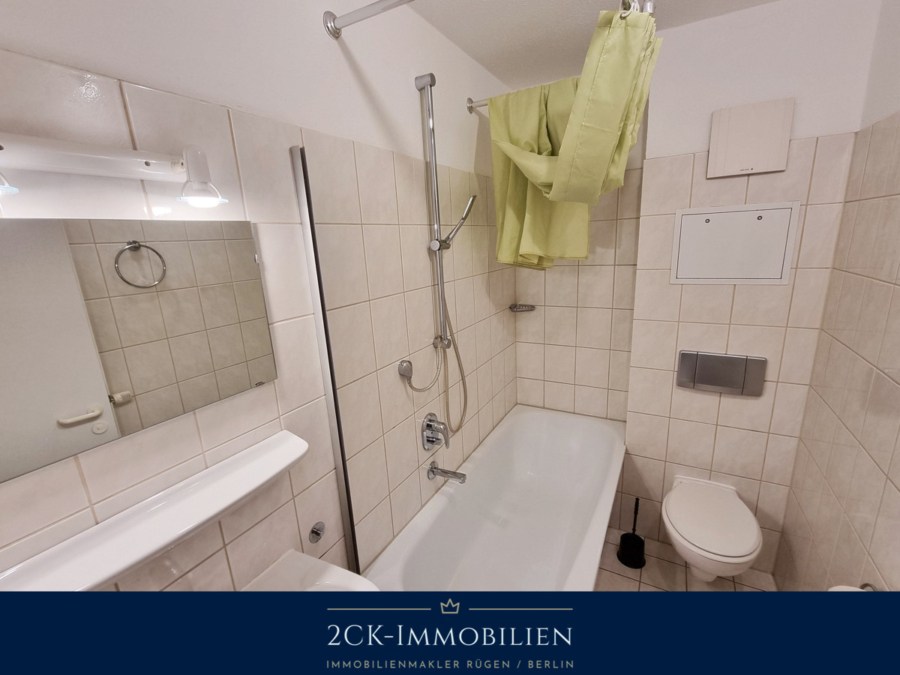 Badezimmer mit Badewanne